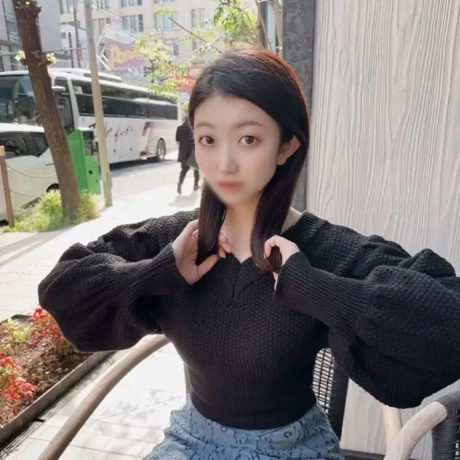 國子女通訳者。品性溢れる人生から一変。クズ男に—愛液たっぷりのおまこに低學歴遺伝子を種付け完了。。
(HD1080P) (fc4589294)