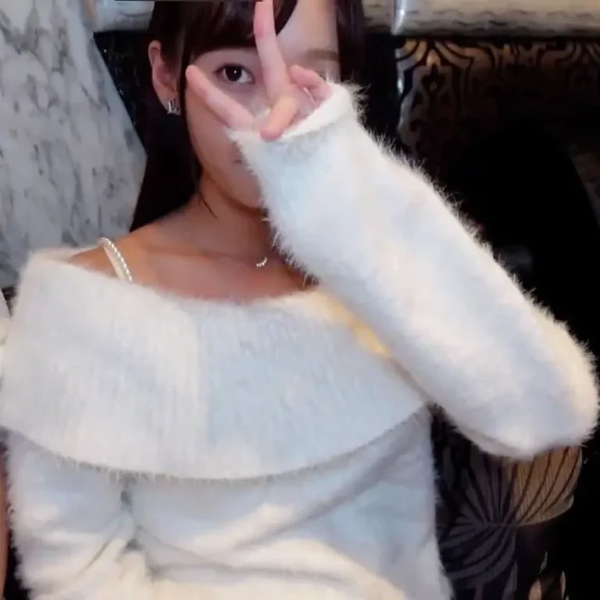 顔曬し品性溢れる22歳港區女子。嫌がる彼女にハメ撮り。「だめ…」大量中出しで華やかな人生に終止符。。
(HD1080P) (fc4593735)