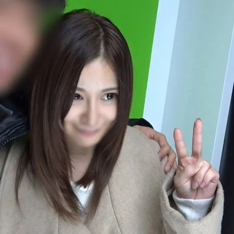 01-20まで740pt!!初撮終電で帰るっ‼純粋ぶった罰に、股広げさせ激しくピストンお仕置き！！！
(HD1080P) (fc4593930)