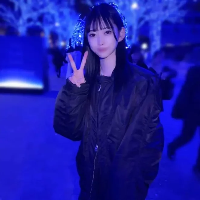 みのハメ潮をするクジラ美女。スレンダー色白肌で愛嬌抜群。1mも吹き悶絶する彼女に2度の種付けプレス。。
(HD1080P) (fc4598708)