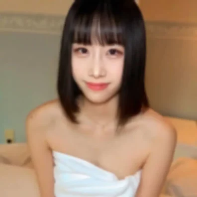 系のスレンダーなのにＥカップ美乳色白パーフェクトボディー！ゴックンと顔射と中だし⤴特典高畫質
(HD1080P) (fc4601787)