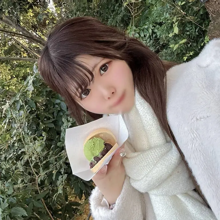 の少ない大學後輩2年生。お互い緊張しながらハメ撮りデート。照れながらも感じる彼女に中出し必須案件。。
(HD1080P) (fc4608878)