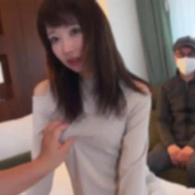 とこ見たいと言うことで。旦那の前で、イキまくりながら、「なかに出してぇ」っておねだりしちゃう奧さん。
(HD1080P) (fc4664959)