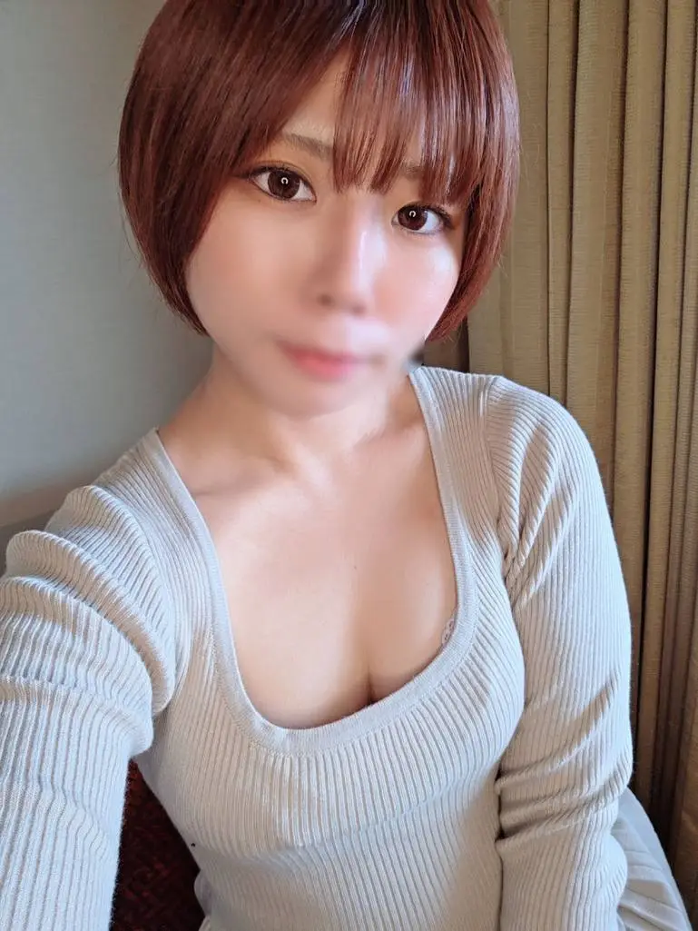 っくん！！溢れるオマンコがエロ悽すぎて2連続中出し交尾。キモチ良すぎてお口にもぶちまけてしまいました-えみり23
(4K) (fc4666997)