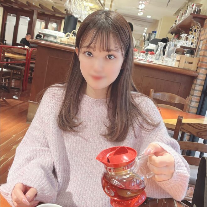 FC2 PPV 3675355 初顔出し！！8/21まで限定1980pt！！D◯c◯m◯ショップで働く性欲旺盛な美人ショップ店員を誘い出し念願のドップリ大量顔面射精＆口内射精！！僕の体液で汚れた綺麗な顔がたまらなく興奮した・・・