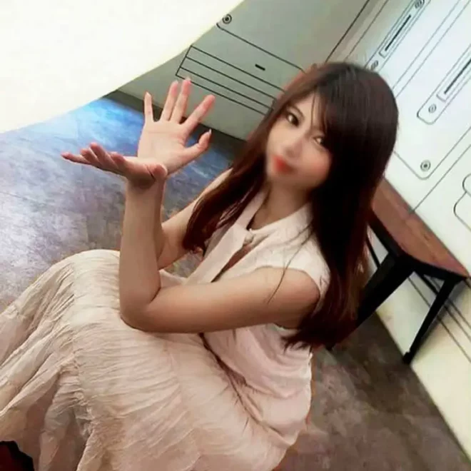 ン系ハーフ美女。この可愛さで経験浅めの感度抜群。不安を抱えるも愛液ダダ漏れでまこに中出し痙攣。。。
(HD1080P) (fc3772530)