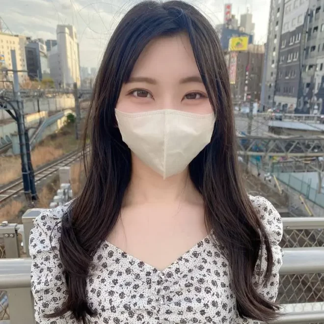 な美マンコを生挿入で楽しみ尽くし、最後は中出しとイチャイチャお風呂からのおかわり2回戦セックス！
(HD1080P) (fc3777910)