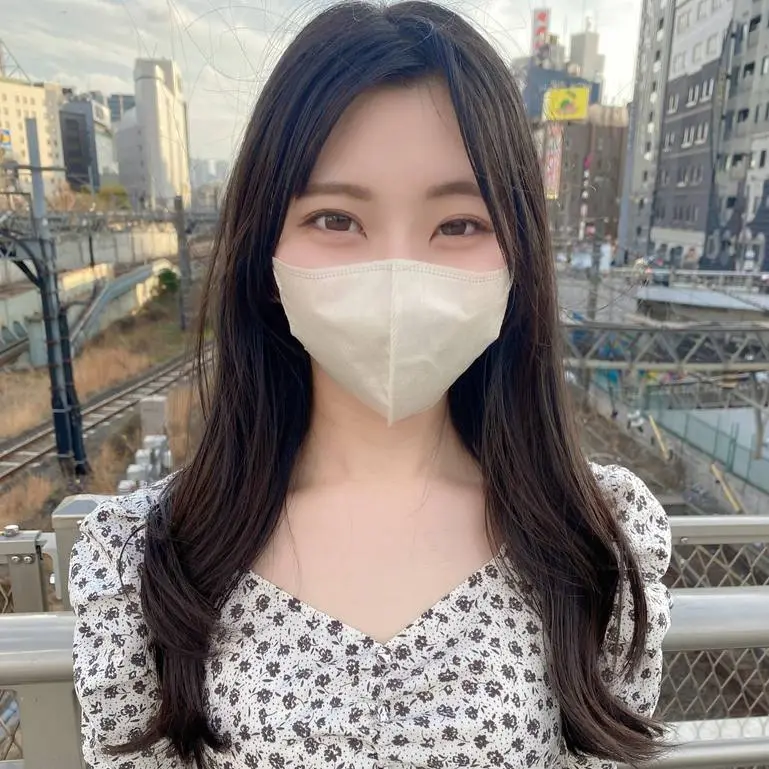 な美マンコを生挿入で楽しみ尽くし、最後は中出しとイチャイチャお風呂からのおかわり2回戦セックス！
(HD1080P) (fc3777910)