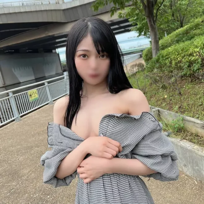 入れてくれるドMで従順な剛毛女大生。まさかこんなにも大胆な要求に従ってくれるとは思わなかった・・・。
(HD1080P) (fc3869396)