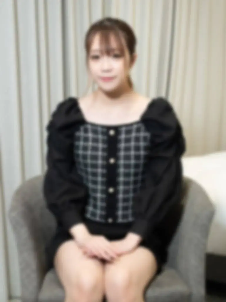 ス嬢が濃厚な卑猥足コキ施術で密着。内緒でヌルヌルまんこに騎乗位挿入！我慢汁でメス穴使い極上素股で絶頂。
(HD1080P) (fc3896156)