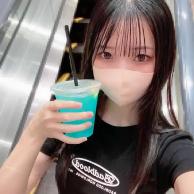 スレンダーなのに色白もちもち肌で腰がとろける。。こんな素朴な-の人生初中出し貰えてごちそうさま最高すぎた
(HD1080P) (fc3934407)