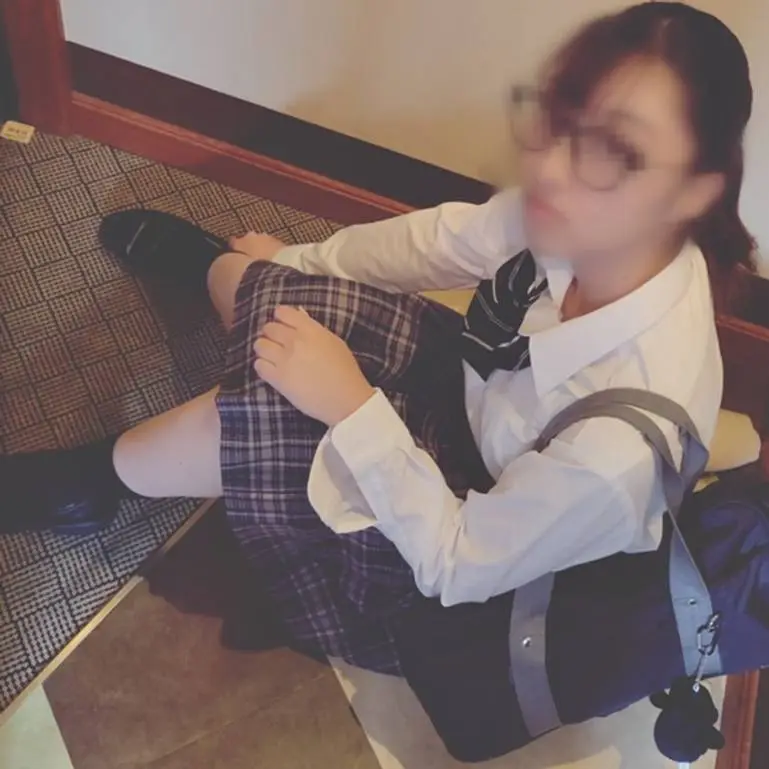 メガネの優等生・隠れ巨乳をゆらし生中出し
(HD1080P) (fc4020117)