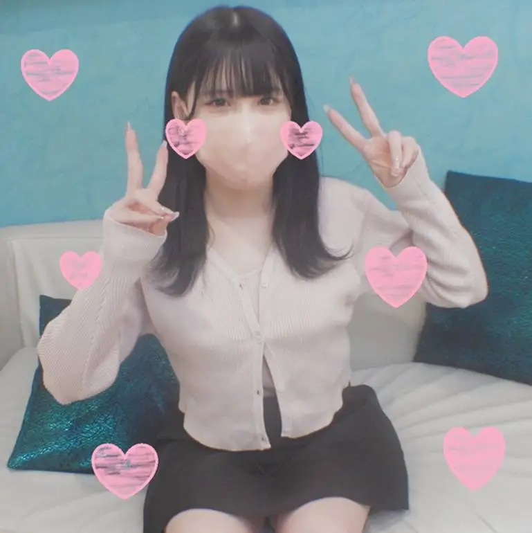 【顔出し】【モ無】最強美白美女！！！超高画質でピンク乳輪乳首のパイパン生中出しセックス！！
(4K) (fc4041784)