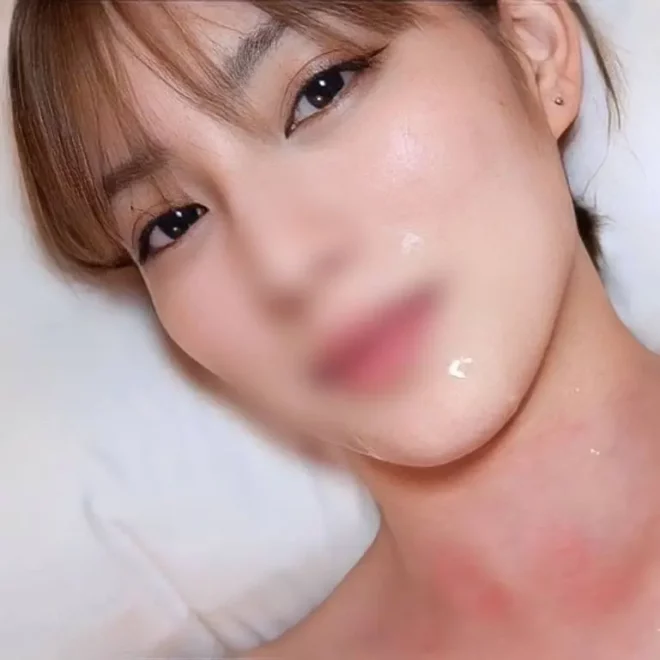 顔がオジサン精-でベットベト！フェラからの顔射とベッドで生ハメからの顔射の豪華2本立て特典高画質
(HD1080P) (fc4047376)