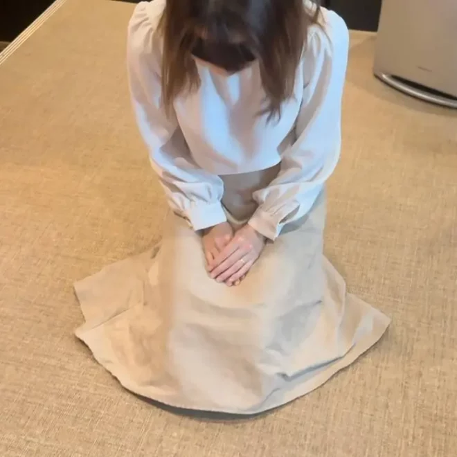 【個人撮影】妻と友人 -従い- 後編(HD720P) (fc4121720)