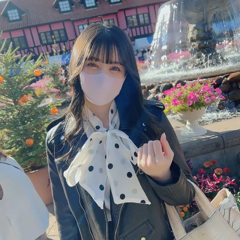 で根元まで吸い込ませ初めての口内射精で精液搾取・・・仔宮を突かれ悶絶する敏感な身体に2回生中出し！！
(HD1080P) (fc4200123)