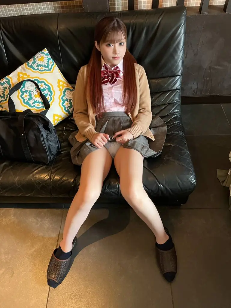 茶髪のギャルマコとの割り切り_中出しされても能天気な態度でお掃除フェラまでしてくれる優秀なビッチでした。
(HD1080P) (fc4201883)