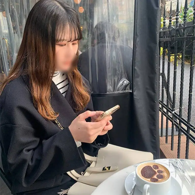 【完全顔出し】【ハメ撮り・中出し】いざ事が進むと硬直！自分の中の殻から飛び出したいという文系にまさかの中出し
(4K) (fc4296541)