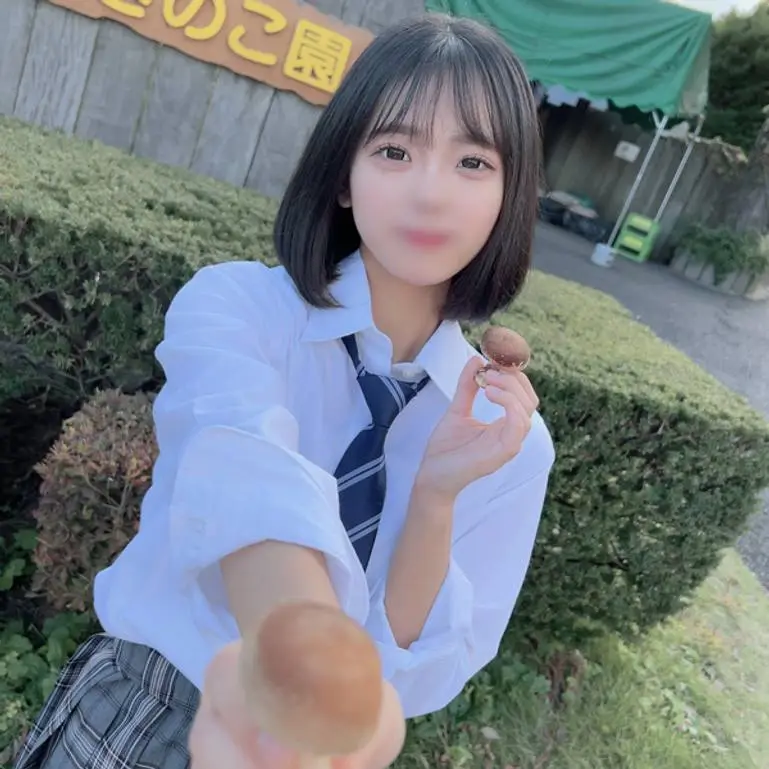 た清純可憐な女生を山中に連れ込み有無を言わさず青姦生中出し！！この女は何度犯しても気持ちいい・・・
(HD1080P) (fc4302474)