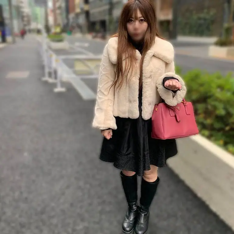 18日迄930pt【顔出し】【不倫・ハメ撮り】近所のテンション高めでノリがよい可愛らしい人妻を寝取りました。
(4K) (fc4302964)