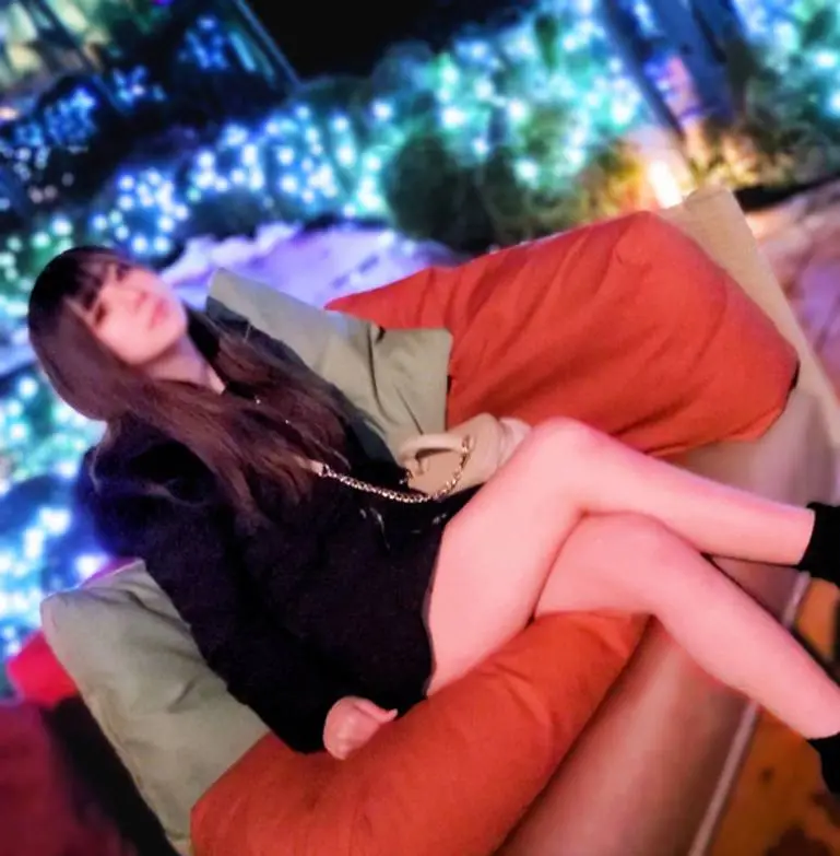 股下80cmの超美脚インスタグラマー。撮影の手伝いから流れで露出。濁音喘ぎ声の美女に濃厚精-で種付け。。。
(HD1080P) (fc4306378)