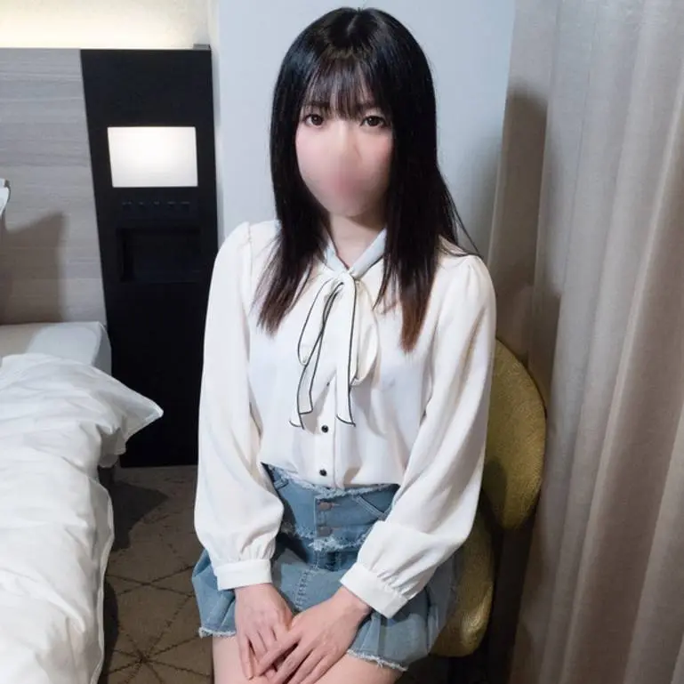 さん18歳生美脚をまんぐり返して膣の奥まで高速ピストンFUCK！綺麗なパイパンおマンコにたっぷり孕ませ中出し
(HD1080P) (fc4309852)