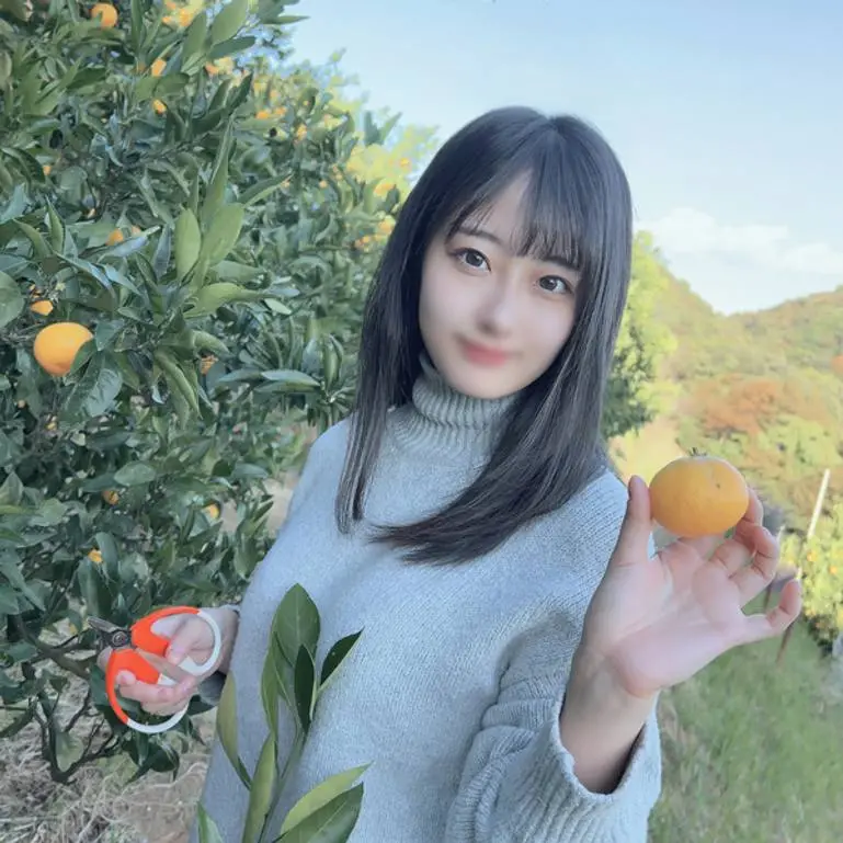 ！！美爆乳を搭載した清楚なヒロイン女○大生の悩殺ボディに2回連続生中出し！！こりゃたまらんわい・・・
(HD1080P) (fc4352484)