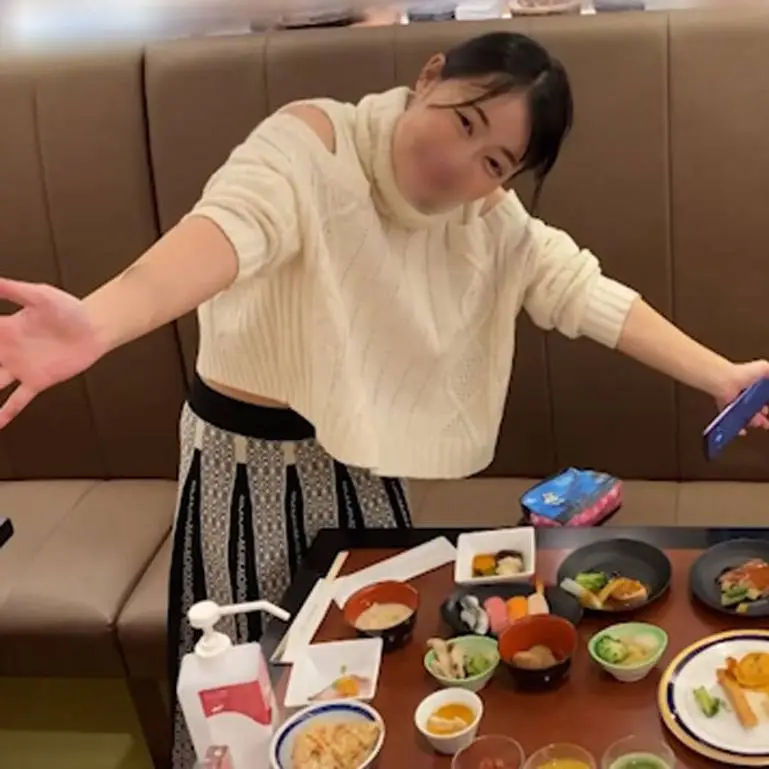 【NTR・中出し】旦那からDVを受けてるであろう人妻の誘いに乗ったら、他人棒で女の凄い部分が炸裂してました。
(HD1080P) (fc4353757)