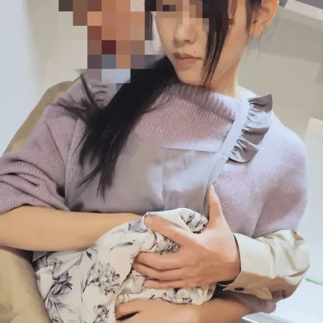って自宅に侵入。旦那の帰りを無視してキッチンで美脚やデカクリ美マンを執拗に弄り、膣中に濃厚精液を大放出。
(HD1080P) (fc4355615)