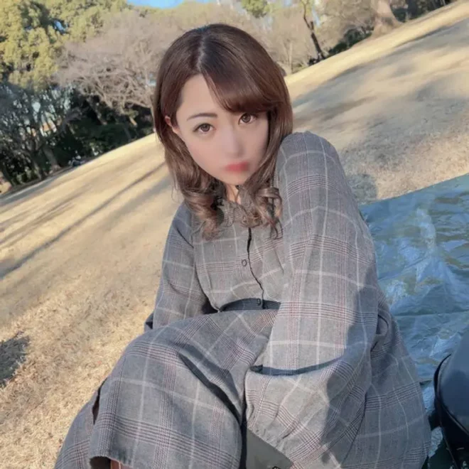 級にすご過ぎた・・・・満たされる事のない承認欲求と寂しさを言い訳にした依存体質の変態女に3回射精!!
(HD1080P) (fc4361638)