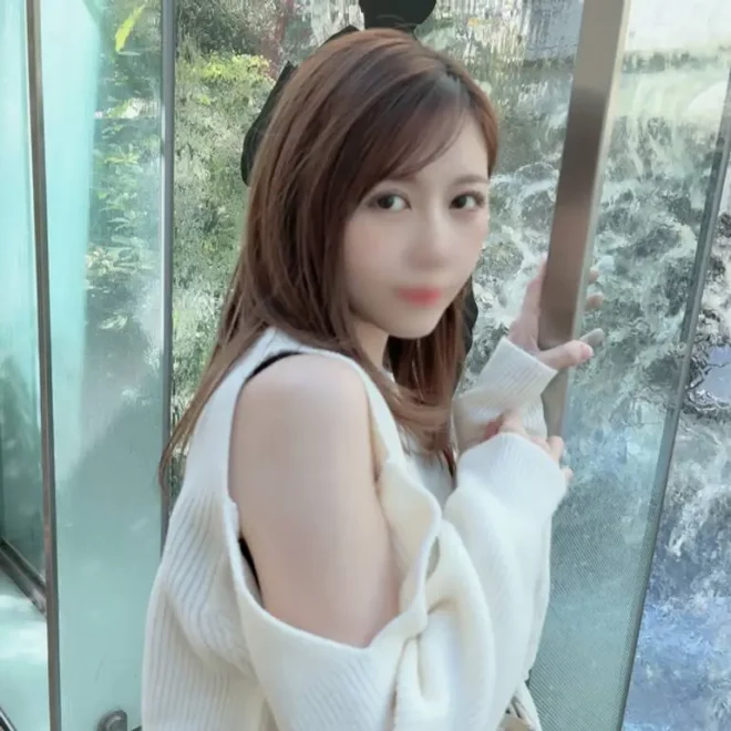 なオフィスレディを漫喫に連れ込み人眼を忍んで絶頂で悶え堕ちながら生中出し!!さらに追撃生中出し!!
(HD1080P) (fc4367666)