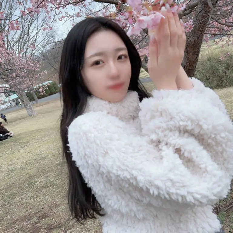 髪清楚で控えめだけど実は性欲が強い！！清楚なギャップと羞恥と本気汁にまみれながら2回連続生中出し！！
(HD1080P) (fc4384181)