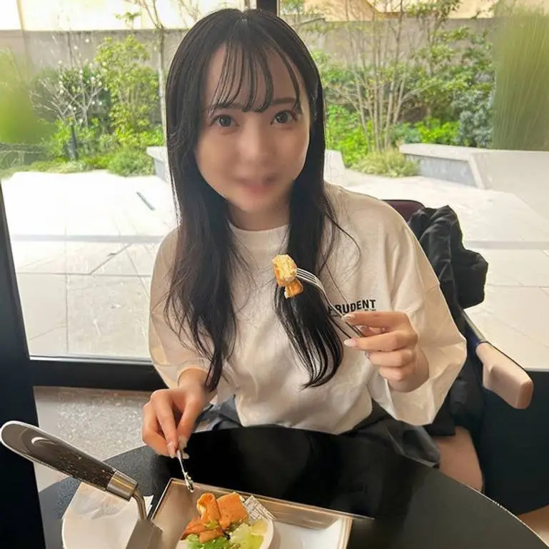 スで「気持ちい—」って言いながら恥ずかしがる姿がエロ可愛すぎて、ガン突き中出ししちゃいました・・・両思
(HD1080P) (fc4412295)