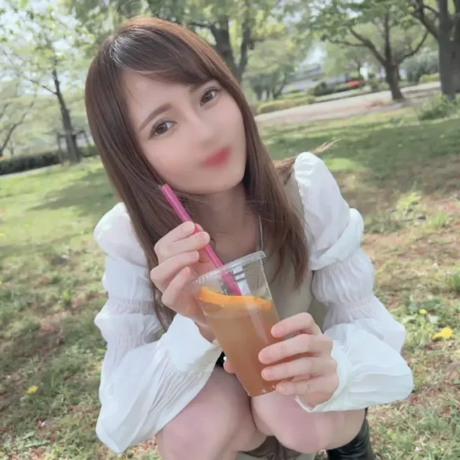 トな受付嬢・・・ひたすら生で挿入し続け拒否されながらも気持ち良すぎてドップリ生中出し＆口内射精！！
(HD1080P) (fc4452689)