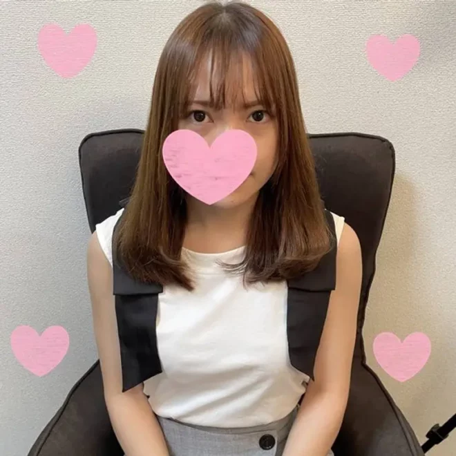 【顔出し】【モ無】乳首がピンク!まんこもピンク!野獣のようなフェラ!激しい生中だしセックス!
(4K) (fc4483986)