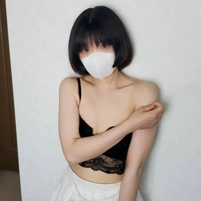 な図書館勤務のオタク女子のギャップエロが止まらない！次回は勤務中に図書館のどこかでオナニーを指示！
(HD1080P) (fc4531278)