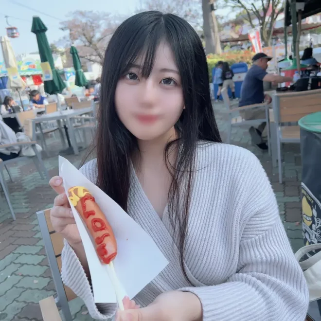 恥ずかしがりながらも大膽に露出快楽に溺れる！！視姦・露出願望を連日求める変態女に2回連続生中出し！！
(HD1080P) (fc4545557)