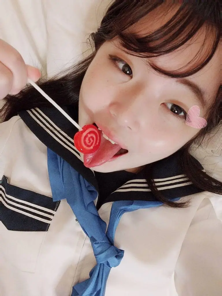 ューシーで美味しそうなカラダ…熱く濡れた18歳のワレメに極太チンポをぶち込む！！セーー服色情飼育係 – つぼみ18歳
(4K) (fc4550845)