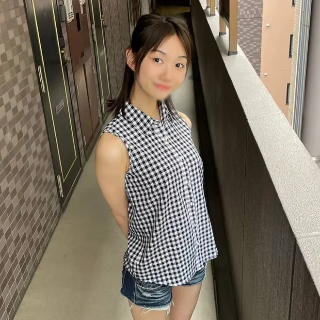 18迄990ptオヤジ宅までパコパコ稼ぎに來た楓ちゃん。今日も中年オヤジの臭精子をマコに発射される豪華特典付き
(HD1080P) (fc4574477)