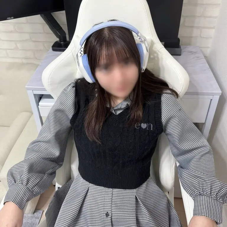 川口春似の女上司に自宅で筆おろししてもらい、最高の童貞卒業を果たしました
(HD1080P) (fc4647488)