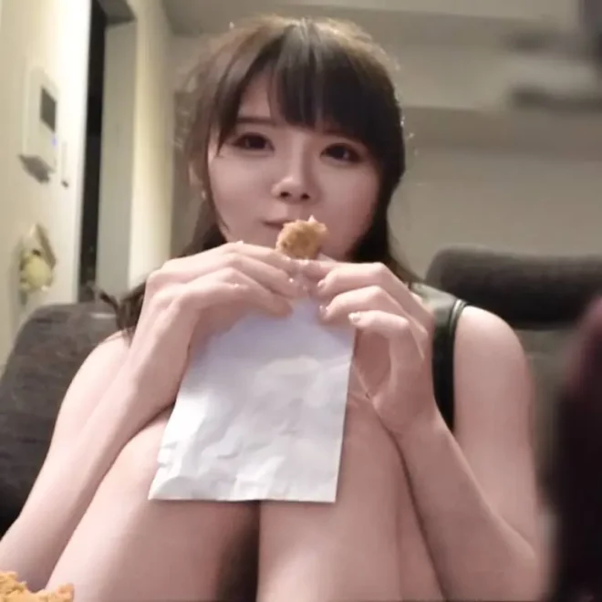 レンダーボディで誘惑ゴム無しセックスで名器マコに大量ザーメン註がれちゃう【ハメ撮り-中出し-顔モ無】
(HD1080P) (fc4662597)