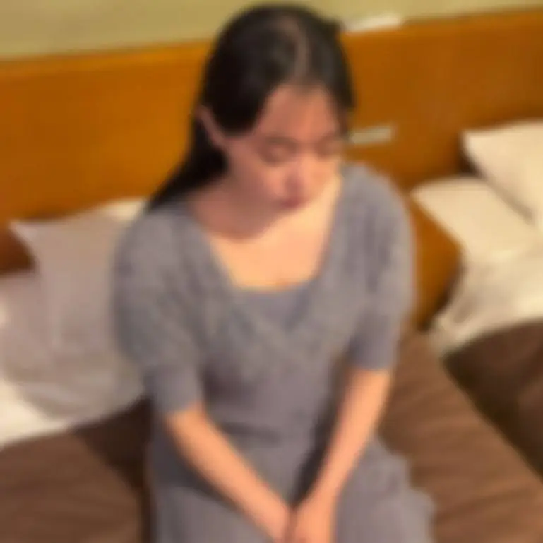 前回の他人棒での気持ちよさが忘れられなくて來たんじゃないかと思うほど、膣からぐちゅぐちゅといやらしい音を
(4K) (fc4664535)