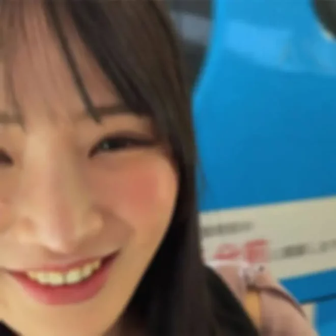 奧奧超欲しがり極上美女、ぷるんぷるんの天然巨乳でベッドびっしょびしょになるほど潮吹き！エロすぎる！
(HD1080P) (fc4685095)