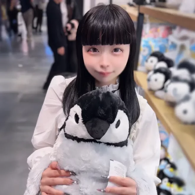 し【未公開】148㎝圧倒的の18歳ｺﾝｶﾌｪ嬢。汗たっぷりの巨根にﾒｽ顔発令。発情した膣に2度の種付け。。。
(HD1080P) (fc4687524)