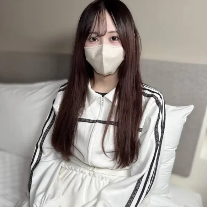 デカい。玄関で即尺からの、おマンコくぱぁ。えっちな體に興奮したのでオナホにして中出し。特典あり
(HD1080P) (fc4692631)