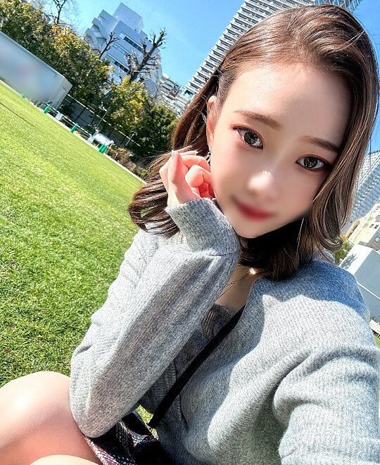 FC2 PPV 3569915 【個人撮影】SNSでバズったカップル流出！純白美肌の猫目ツンデレ彼女（25）のピンクま〇こに生中出しするハメ撮り映像