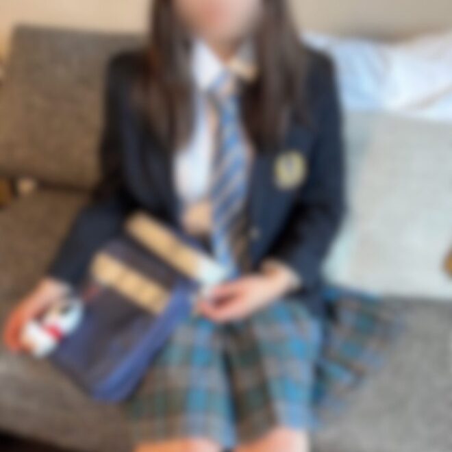 FC2 PPV 3573190 黒髪ロング清純派初めての極秘えっち、***zxxjzqzno、この可愛い見た目から想像出来ないほどエッチです、、、