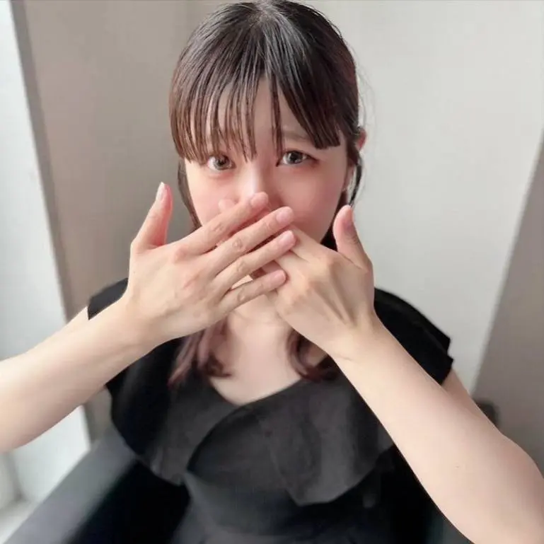 大手配信で人気の素人エロインフルエンサー！リスナー10萬人が発狂必至の過激ガチハメSEX映像を特別公開！
(HD1080P) (fc4714378)