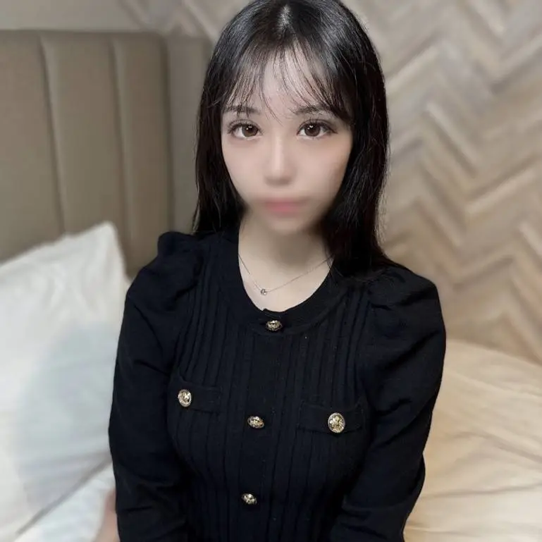 イキまくり、潮吹きまでしちゃう敏感ちゃん。最後はドロっと垂れちゃうくらいの大量中出し。特典あり
(HD1080P) (fc4715690)