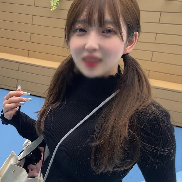 .入.生。膣の奧までの絶倫ピストンで痙攣しながら何度もイキまくり。感度が良すぎてキツいマンコに中.出.し。
(HD1080P) (fc4722969)